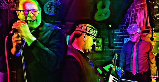 Tru 80s at Lamb's Wharf in Northwich, including a man with keytar.